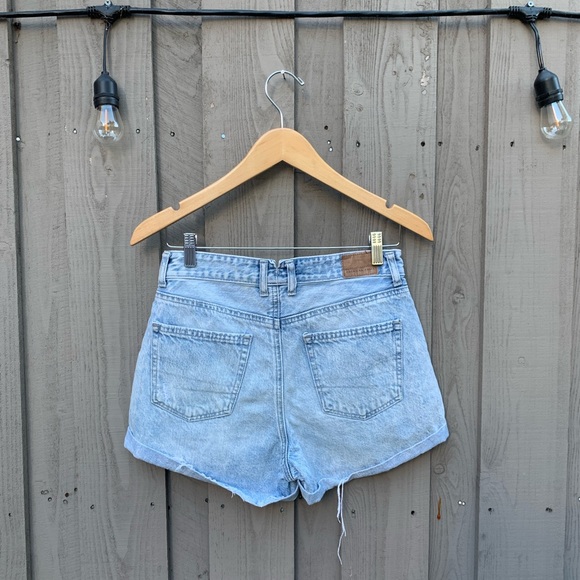 American Eagle Mom Shorts - Picture 2 of 5